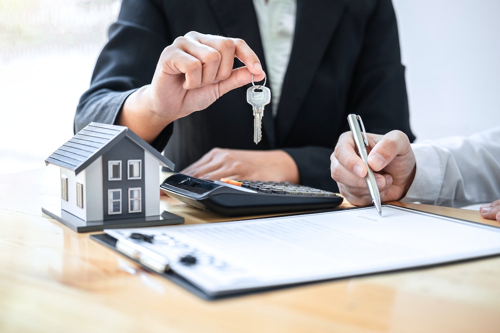 Comment bien évaluer les avantages et les inconvénients des investissements locatifs dans l'immobilier commercial ?