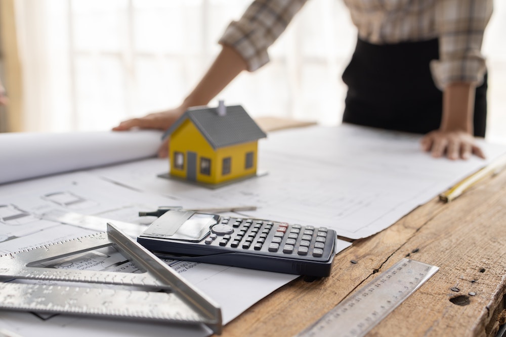 Vendre à un promoteur immobilier : Comment optimiser la transaction et les gains ?