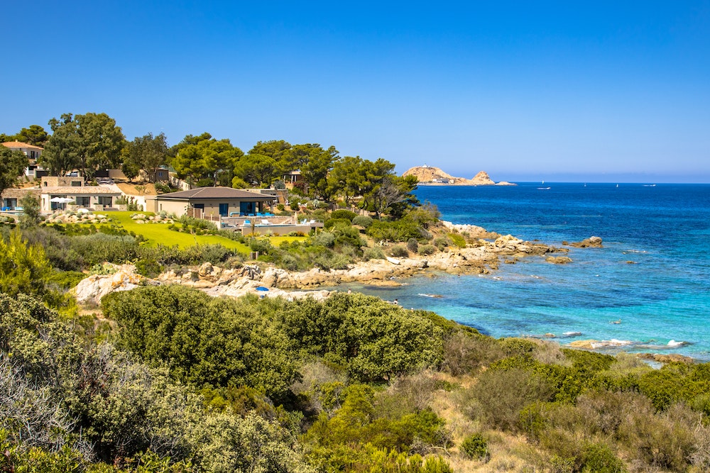 Investir dans l'immobilier en Corse : un marché attractif et dynamique